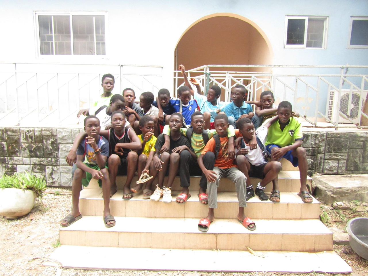 photo of children in a classroom setting